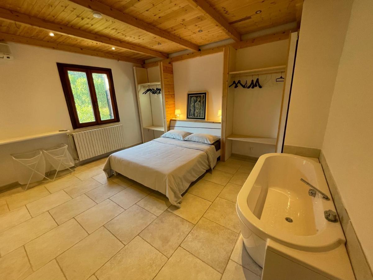 Villa Chez Elio Остуни Екстериор снимка